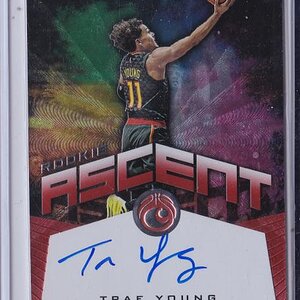 2018 19 Chronicles Trae Young Rookie Ascent Auto