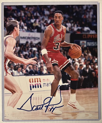 Scottie Pippen Signed 8x10.JPG